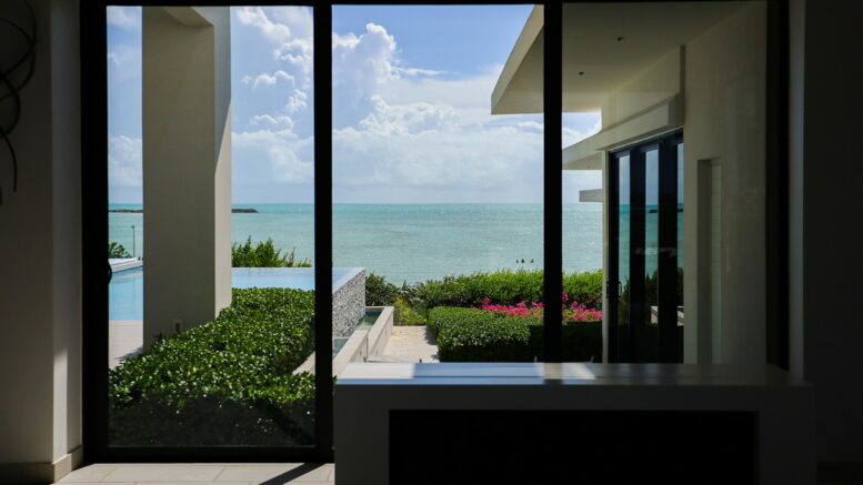 Premier soir dans une villa en Guadeloupe : tout se joue avant le vol
